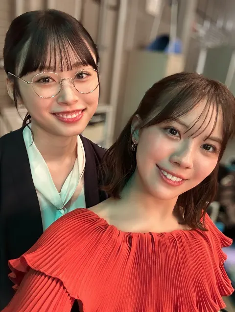 森本 茉莉｜ひよりさんが今隣にいらっしゃいます。譲りませぬ。右側なら空いています。（2024-11-12）｜12枚目