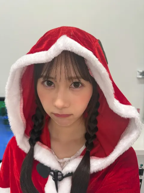 石塚 瑶季｜クリスマスイブで浮かれてる塚です〜（2024-12-24）｜4枚目
