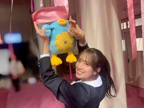 ポカ｜ポカが卒業写真だけが知ってるのMVオフショットを公開しました📸ぜひご覧ください🐦（2024-12-29）｜5枚目