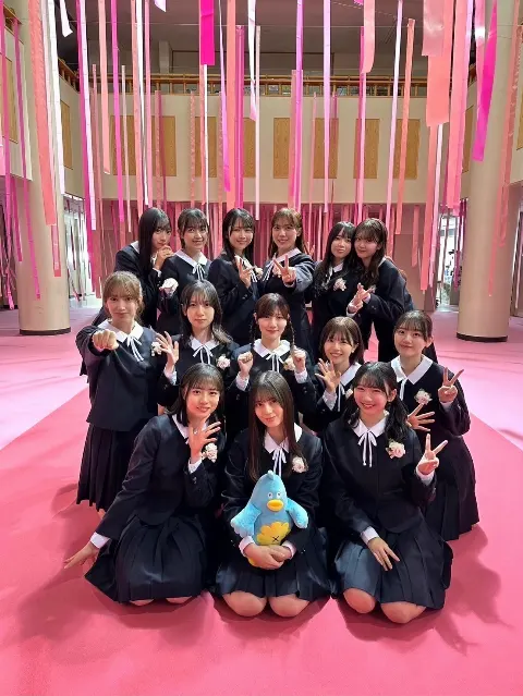 ポカ｜ポカが卒業写真だけが知ってるのMVオフショットを公開しました📸ぜひご覧ください🐦（2024-12-29）｜12枚目