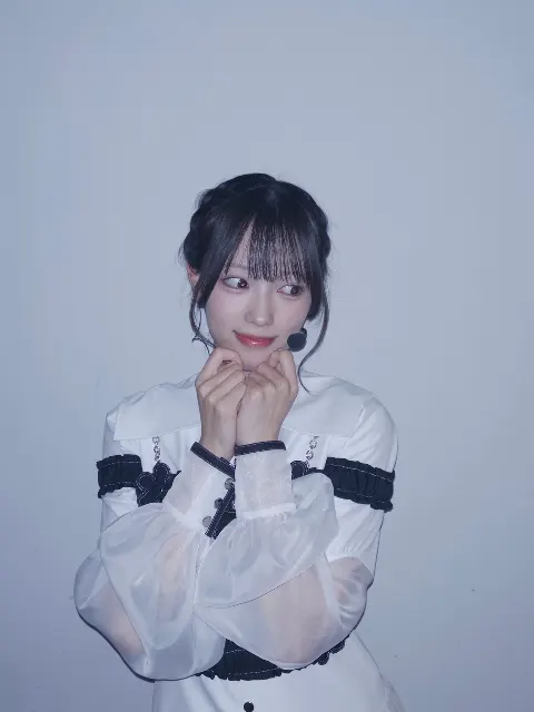 清水 理央｜2025 初！🐍（2025-01-02）｜2枚目
