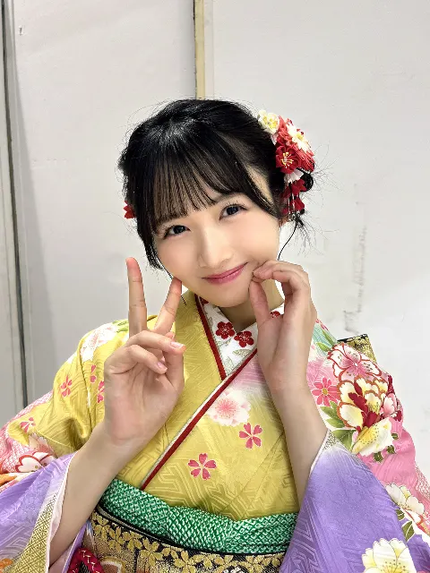 上村 ひなの｜新成人（2025-01-14）｜2枚目
