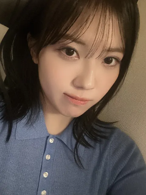 森本 茉莉｜黒髪にしたよ。どうかな🐈‍⬛（2025-02-02）｜2枚目