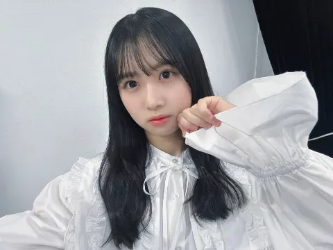上村 ひなの｜シロ（2025-03-31）｜2枚目