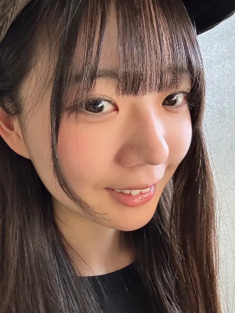 坂井 新奈｜白い彗星        坂井新奈（2025-05-10）｜3枚目