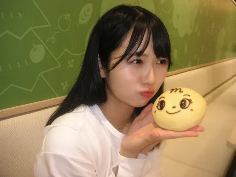 上村 ひなの｜パンを4つ（2025-08-21）｜4枚目