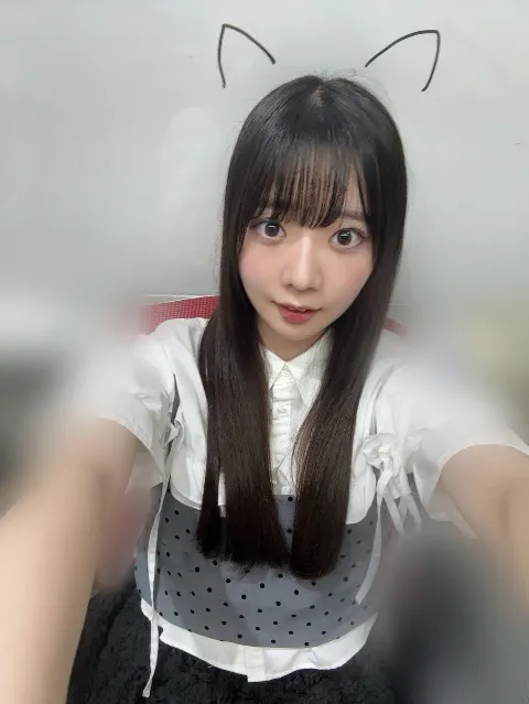 坂井 新奈｜ねえねえ見て〜    坂井新奈（2025-08-28）｜3枚目