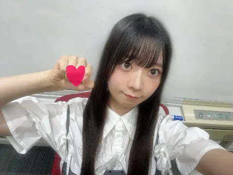 坂井 新奈｜真っ青な空            坂井新奈（2025-10-01）｜2枚目