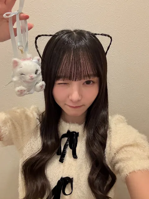 片山 紗希｜猫になってみたにゃー 片山紗希（2025-10-04）｜3枚目