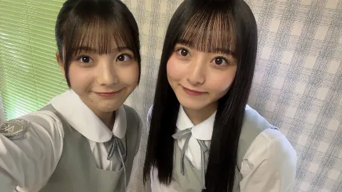 片山 紗希｜この写真、衣珠季と初めて撮った写真なんだけど、今では想像つかないような距離感で懐かしい気持ちになった🏓（2025-10-10）｜2枚目