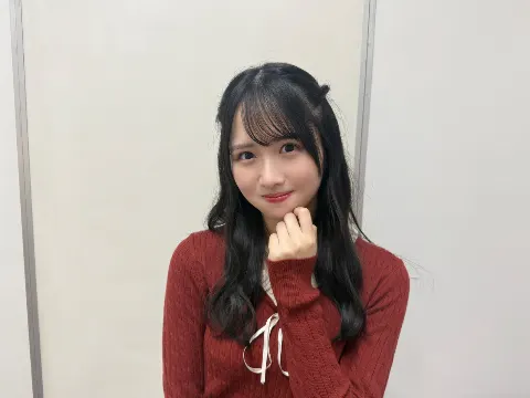上村 ひなの｜赤と緑のオーナメント（2025-11-12）