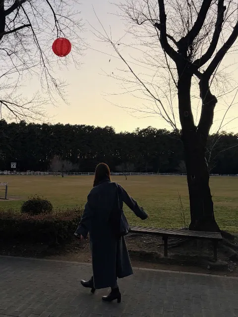 石塚 瑶季｜秋の静けさに物思いに更け（2025-11-18）｜4枚目