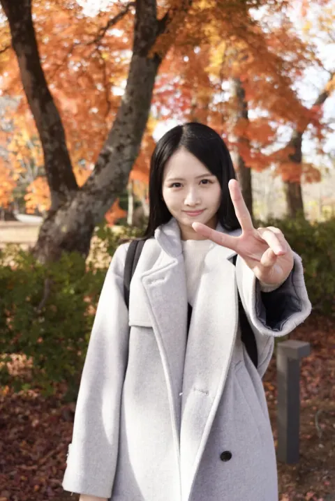 上村 ひなの｜いつまでが秋なのか（2025-11-18）｜3枚目