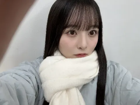 片山 紗希｜マフラーがやってきた🎅🧣（2025-12-17）