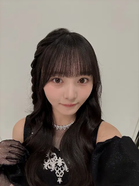 片山 紗希｜似合うー？？(,,> <,,)（2025-12-19）｜3枚目