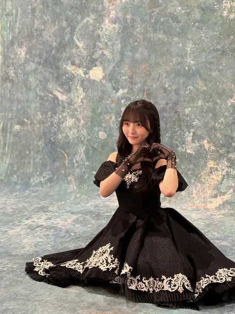 片山 紗希｜似合うー？？(,,> <,,)（2025-12-19）｜4枚目