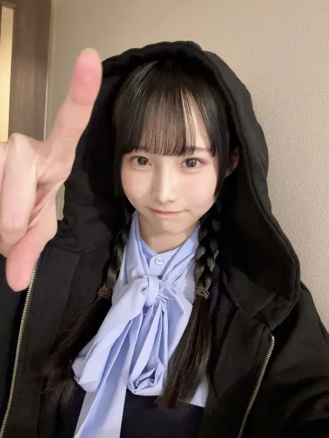 高井 俐香｜顔文字多用会長（2025-12-25）