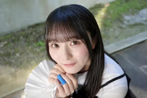 片山 紗希｜じっとこっち見ている🐦‍⬛（2026-05-09）｜3枚目