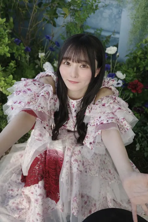 片山 紗希｜じっとこっち見ている🐦‍⬛（2026-05-09）｜4枚目