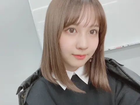 中村 麗乃｜冬になると服の色落ち着かせがちになる。（2020-10-20）