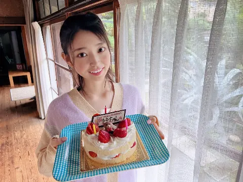阪口 珠美｜11月生まれのみなさんおめでとうございます（2022-11-01）｜3枚目