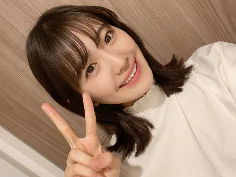 清宮 レイ｜実は3日間だけイメチェンしてみてたんです~お仕事があったので…（2022-04-08）｜3枚目